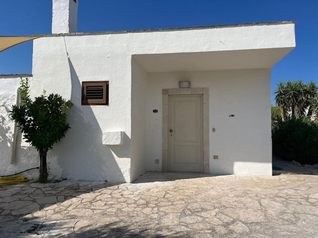 Casa Giuliveto - Charmantes Ferienhaus Mit Privatpool In Olivenhain Остуни Экстерьер фото
