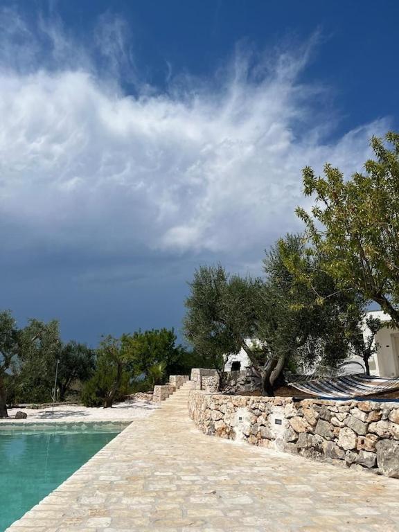 Casa Giuliveto - Charmantes Ferienhaus Mit Privatpool In Olivenhain Остуни Экстерьер фото
