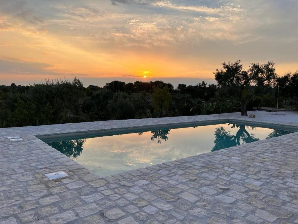 Casa Giuliveto - Charmantes Ferienhaus Mit Privatpool In Olivenhain Остуни Экстерьер фото