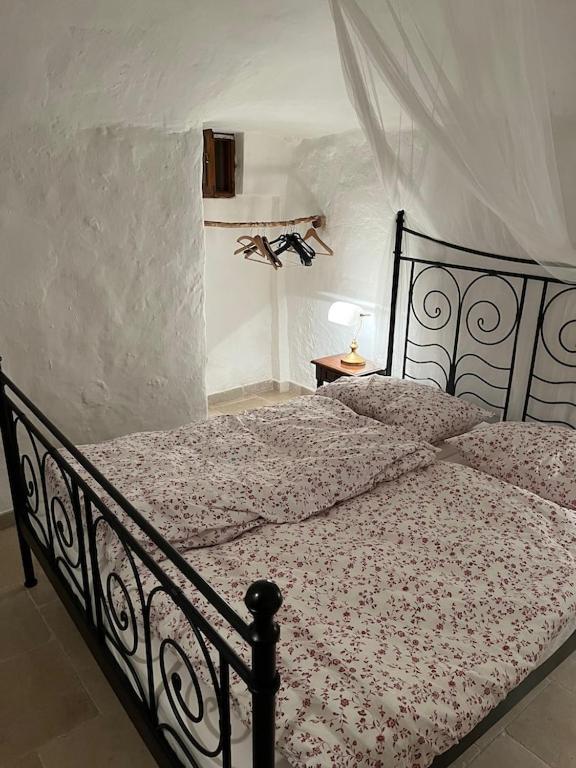 Casa Giuliveto - Charmantes Ferienhaus Mit Privatpool In Olivenhain Остуни Экстерьер фото